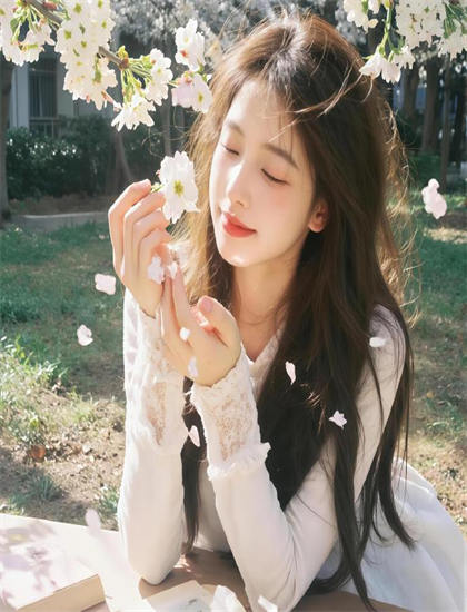 《竞轮少女！》悬念设置：叙事技巧与观众心理，卫视热播